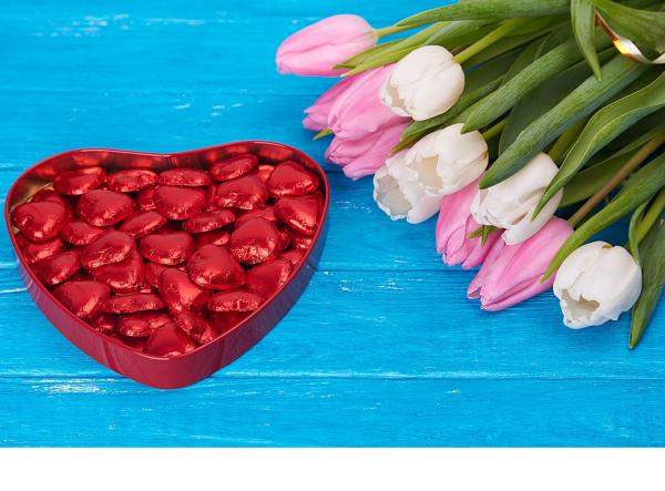 Chocolate hearts and tulips. chocolate-hearts-and-tulips-X8t.jpg